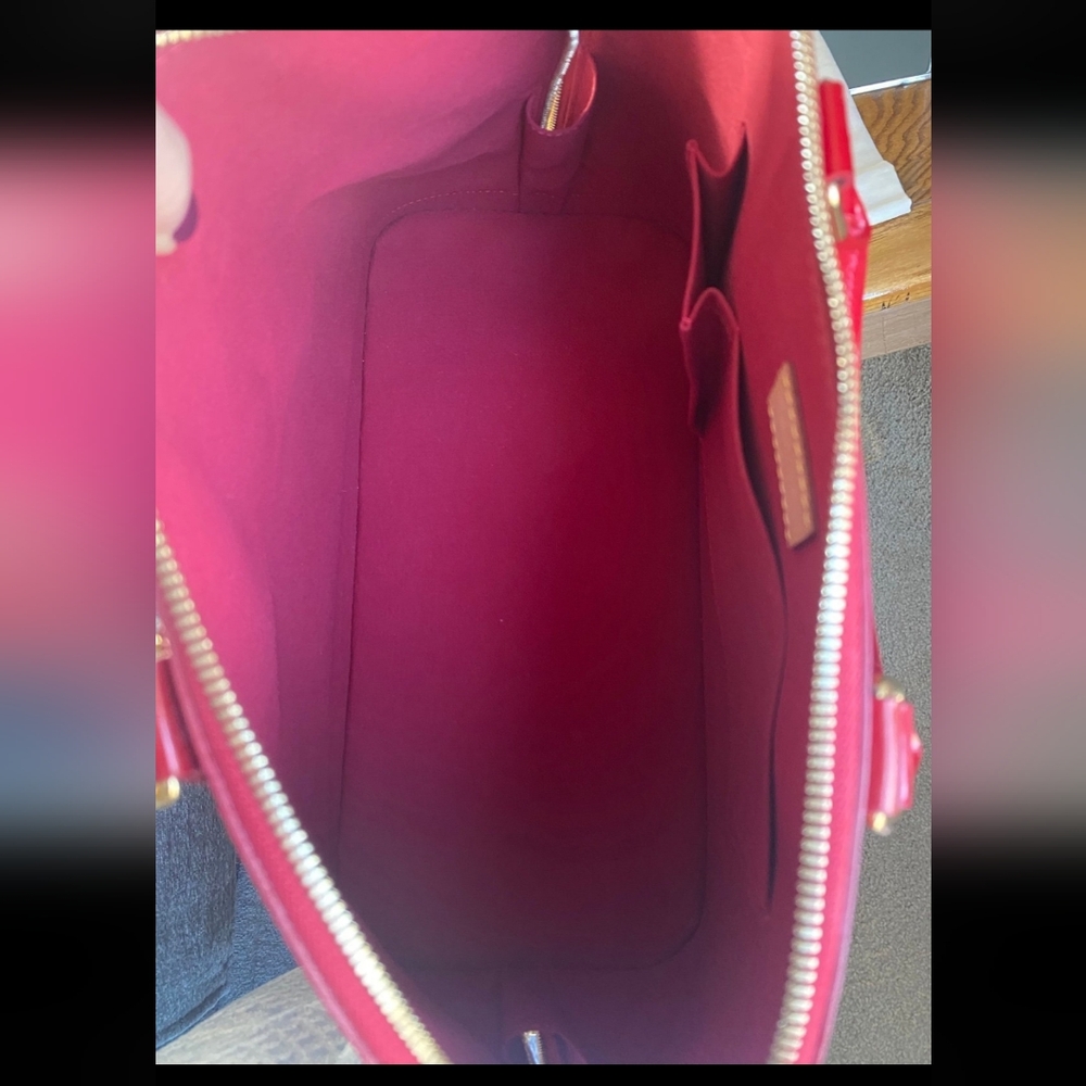 Louis Vuitton Monogram Vernis Alma GM (Rose pop color) - Picture 12 of 17